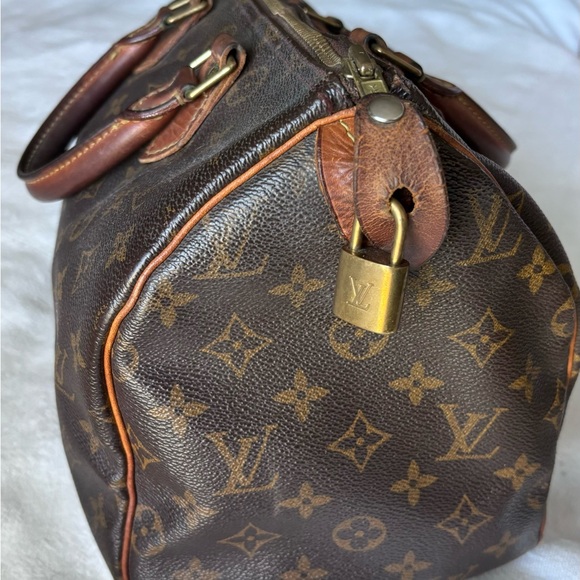 Authentic Louis Vuitton Speedy 30 Vintage 90’s with lock and key - Picture 5 of 15
